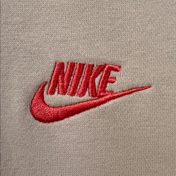 Nike Men's Quarter Zip Pullover - Picture 3 of 8